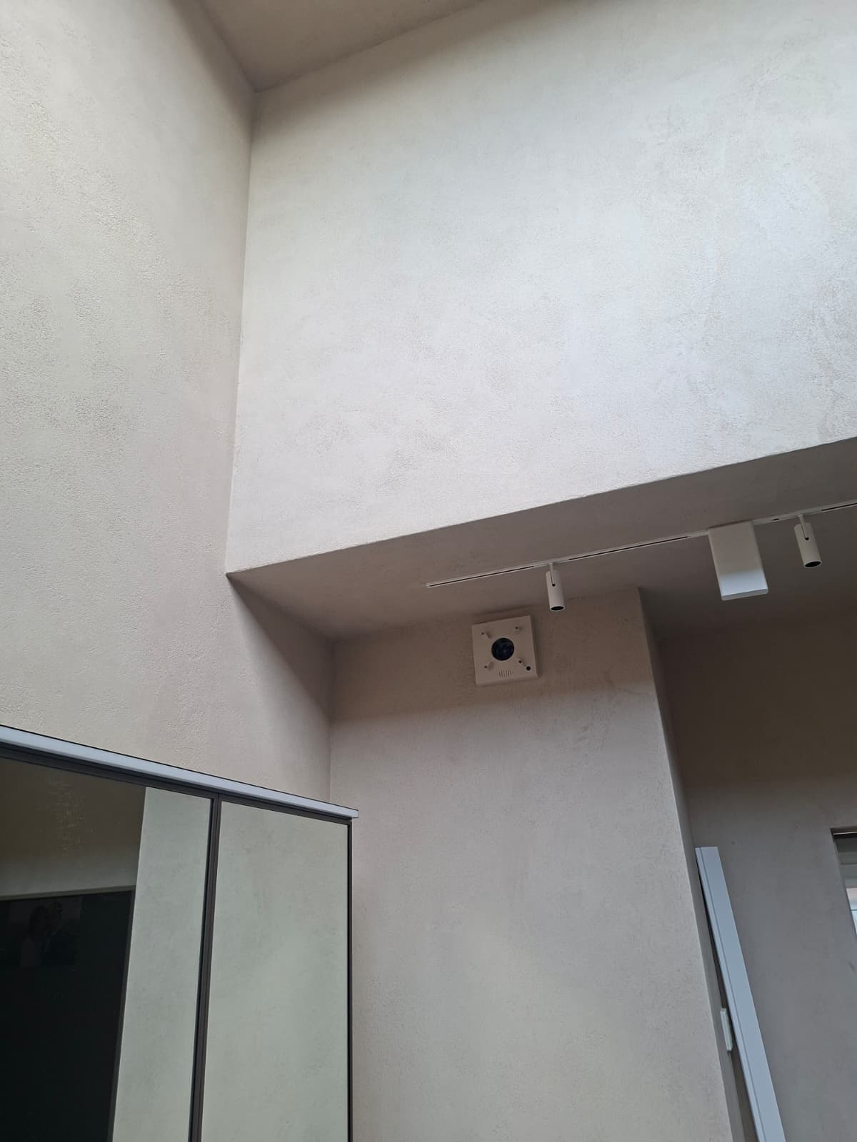 patint hoge wand spots